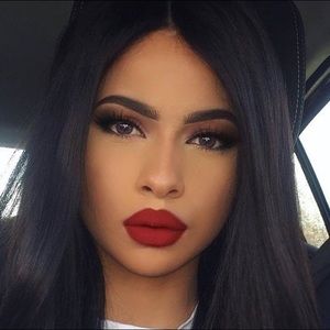 Meet your Posher, Blerta